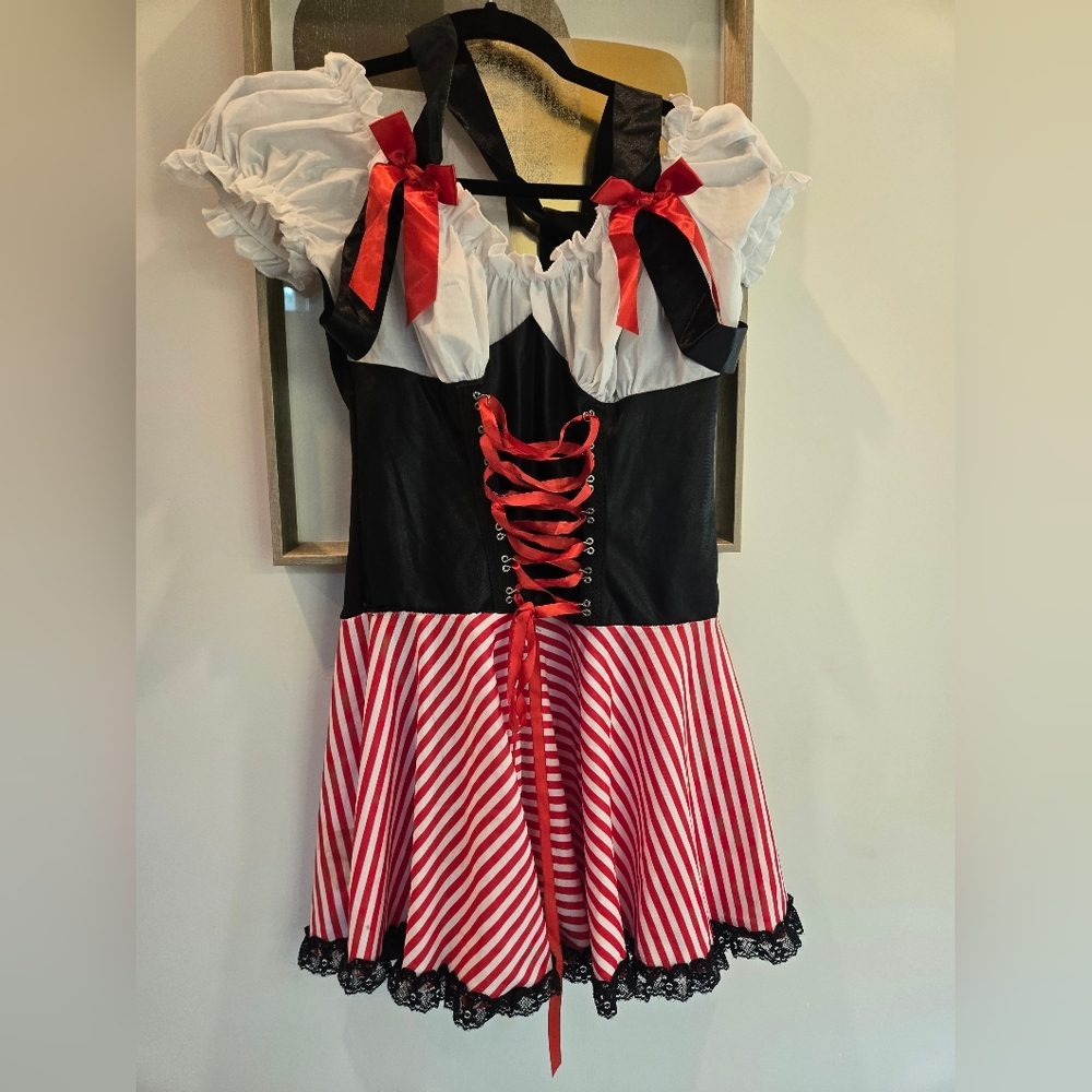 Sexy Pirate Costume - Picture 4 of 5
